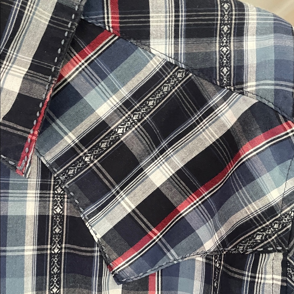 Wrangler shirt Men's Red and Blue Plaid Button Down - Picture 5 of 7